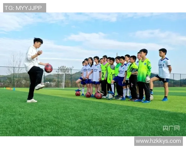 少年绿茵情深梦未央早恋风波中的足球新星成长记