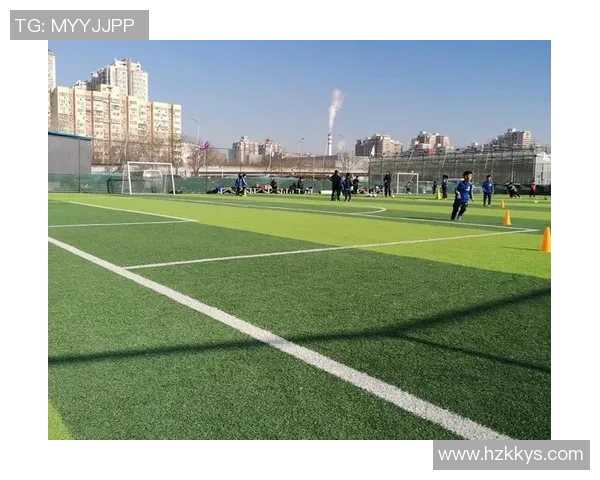 伤感告别绿茵场 曾经的足球英雄如何面对退役后的孤独与挑战 伤感告别绿茵场 曾经的足球英雄如何面对退役后的孤独与挑战