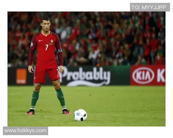 顶级足球球星脚长揭秘 揭开他们强大力量与技术背后的秘密 顶级足球球星脚长揭秘 揭开他们强大力量与技术背后的秘密